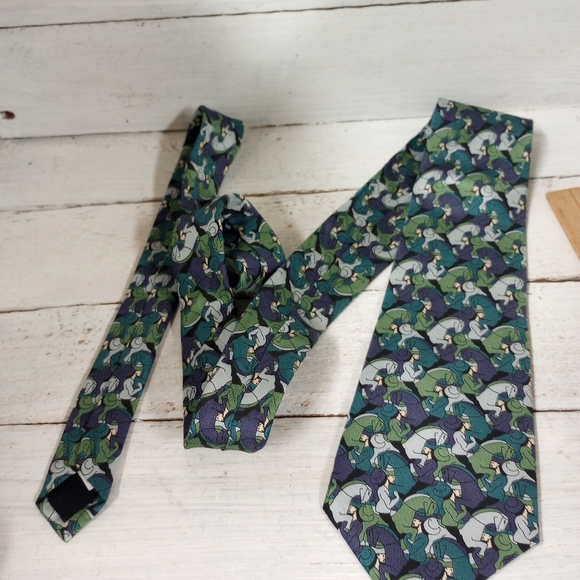 The Boxelder Company Milwaukee, M.C. Escher Foundation Men's Tie Imported Silk. - Picture 5 of 11